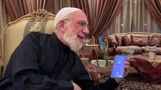 ‏‏فاجأ الشيخ أحد المحبين بالإتصال فانهار في البكاء